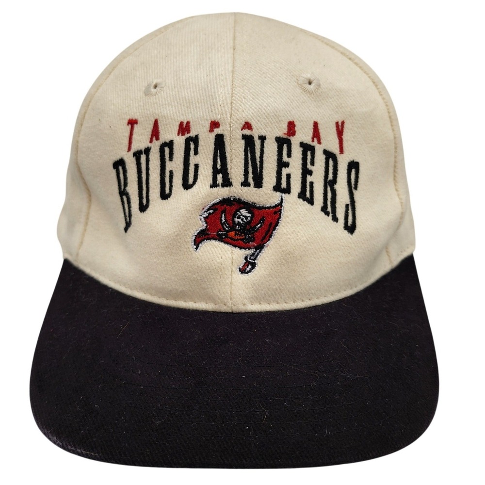 Vintage Tampa Bay Buccaneers Hat Twins Enterprise NFL Strapback Cap Off-White